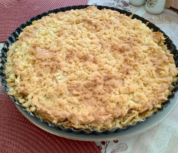 Strúhaný jablkový koláč so snehom - obrázok 4