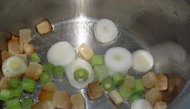 Krúpová polievka so žihľavou (fotorecept) - obrázok 3