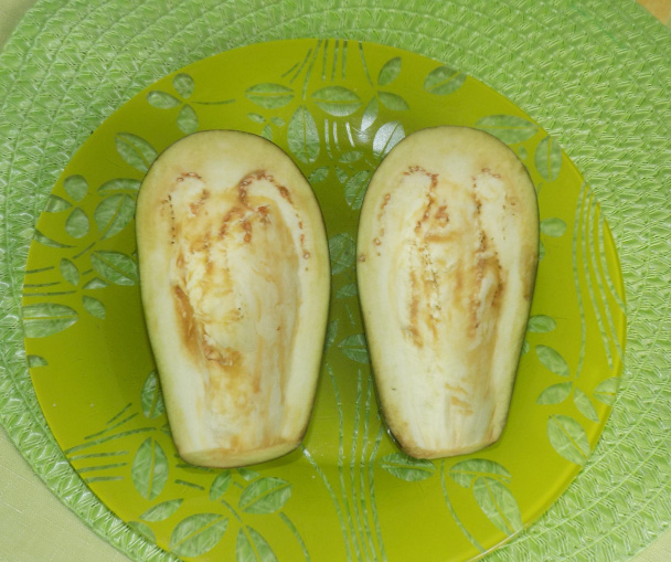 Plnený pečený baklažán (fotorecept) - obrázok 1