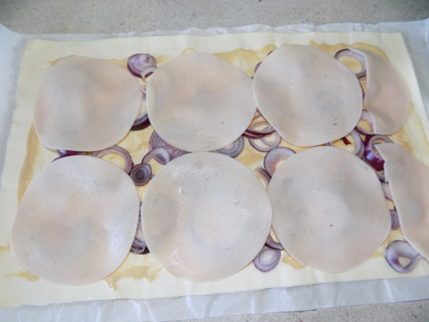 Závin s červenou cibuľou (fotorecept) - obrázok 3