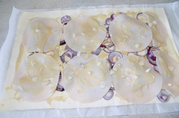 Závin s červenou cibuľou (fotorecept) - obrázok 4