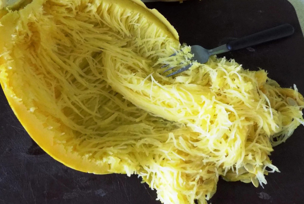 Zapečená špagetová tekvica s brokolicou (fotorecept) - obrázok 1