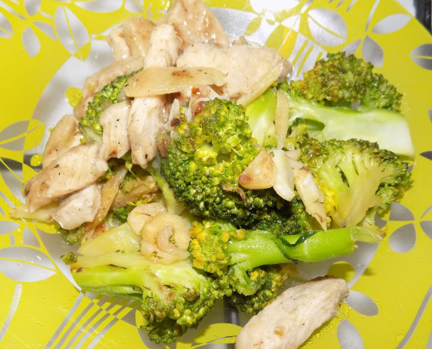 Kuracie mäso s brokolicou a cestovinami (fotorecept) - obrázok 4