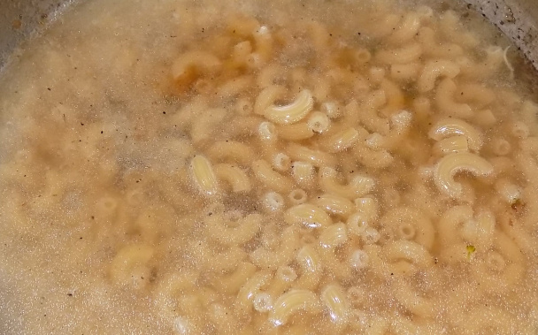 Kuracie mäso s brokolicou a cestovinami (fotorecept) - obrázok 5