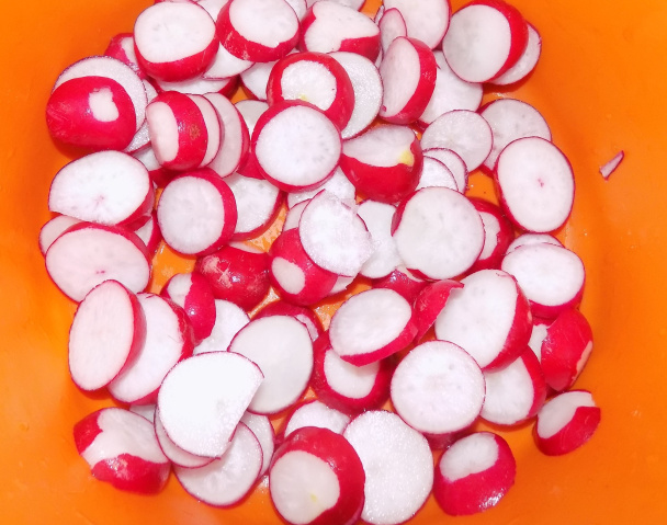 Reďkovkový šalát s kôprom a makom (fotorecept) - obrázok 1