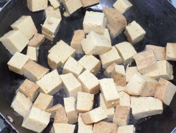 Fazuľkový šalát s lahôdkovým tofu (fotorecept) - obrázok 2