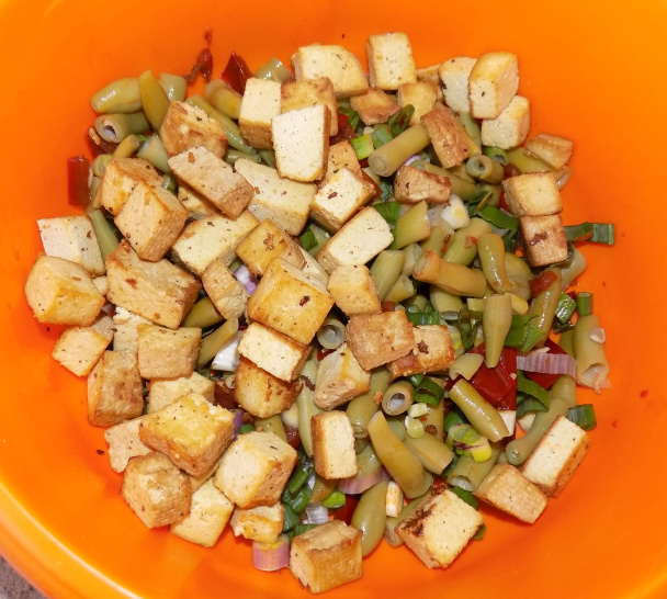 Fazuľkový šalát s lahôdkovým tofu (fotorecept) - obrázok 4