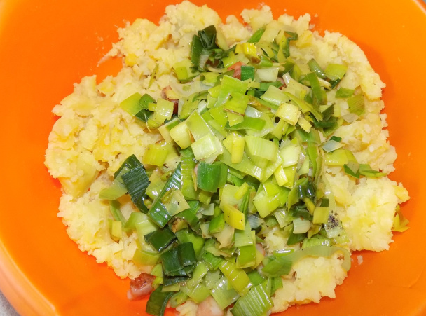 Zemiakové fašírky so zeleninovým šalátom (fotorecept) - obrázok 5