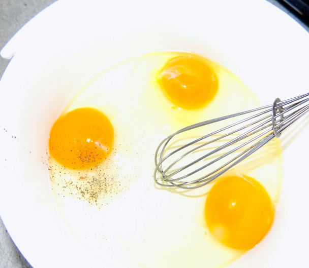 Omeleta s brokolicou a kuracím mäsom (fotorecept) - obrázok 3