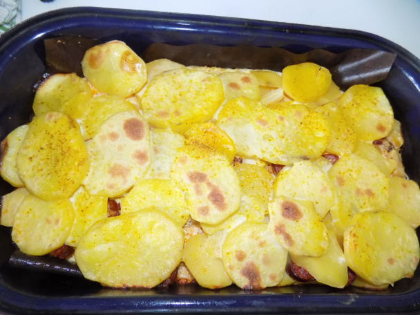 Pečené zemiaky so špargľou a s klobásou (fotorecept) - obrázok 7