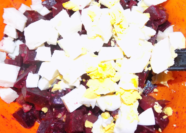 Cviklovo-syrový šalát s orechami (fotorecept) - obrázok 5