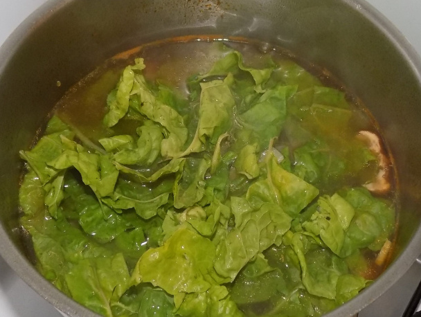 Brokolicová polievka s mangoldom a hubami (fotorecept) - obrázok 3