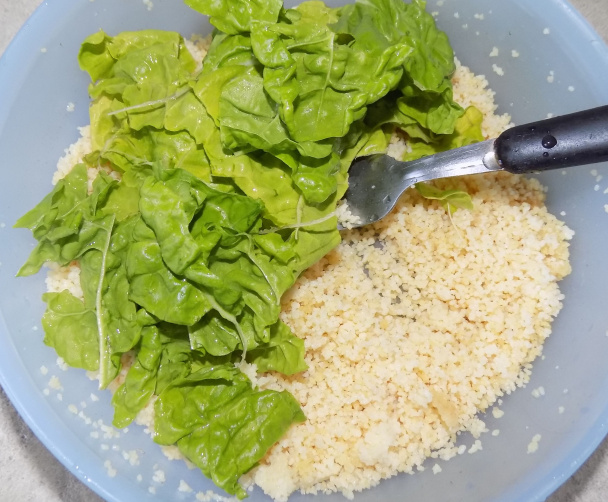 Kuskusový šalát s mangoldom a medovo-horčicovou zálievkou (fotorecept) - obrázok 2