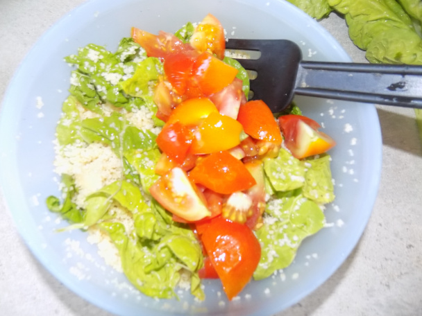 Kuskusový šalát s mangoldom a medovo-horčicovou zálievkou (fotorecept) - obrázok 3