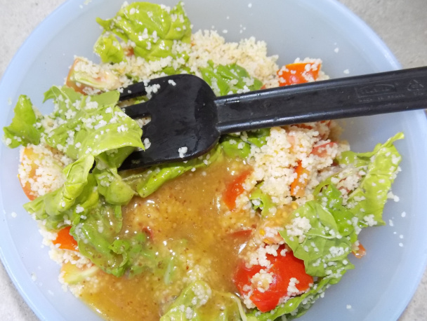 Kuskusový šalát s mangoldom a medovo-horčicovou zálievkou (fotorecept) - obrázok 5