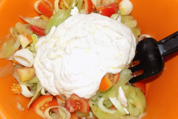 Zeleninový šalát so žltým melónom (fotorecept) - obrázok 4