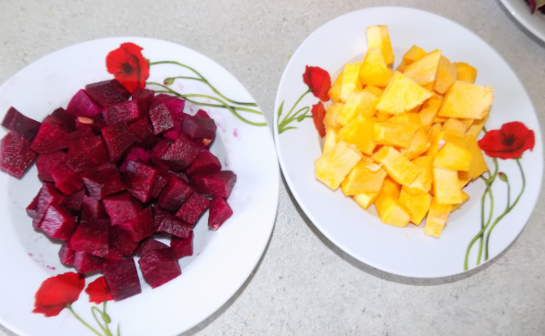 Tekvicová/dyňová polievka s cviklou (fotorecept) - obrázok 1