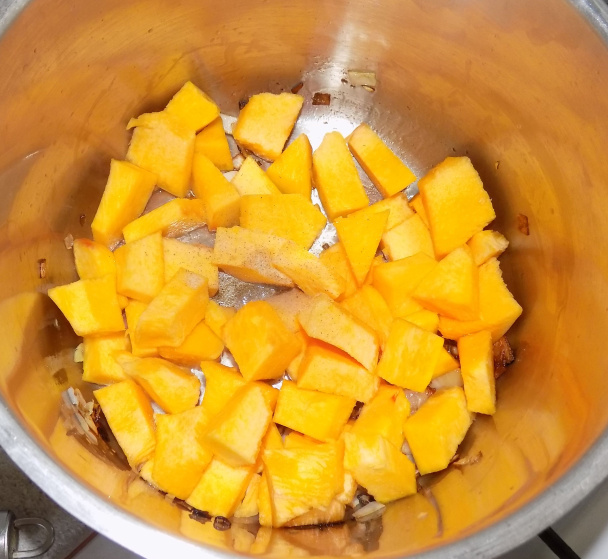 Tekvicová/dyňová polievka s cviklou (fotorecept) - obrázok 2