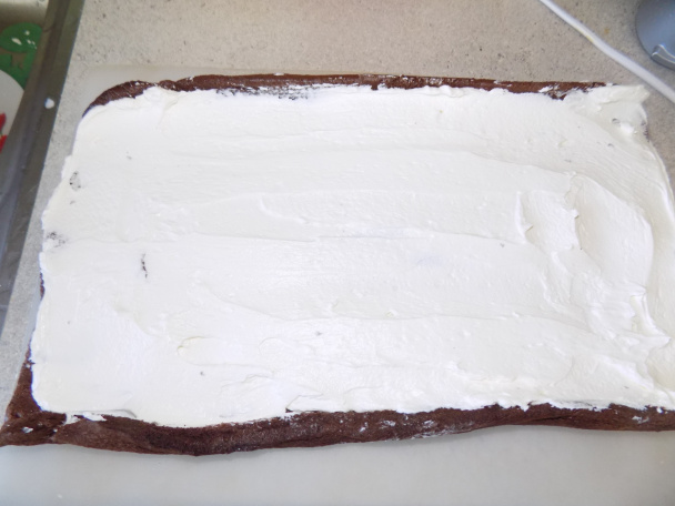 Kakaová roláda bez múky s krémom z mascarpone (fotorecept) - obrázok 6