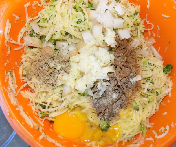 Strapaté zemiakovo-brokolicové placky (fotorecept) - obrázok 4