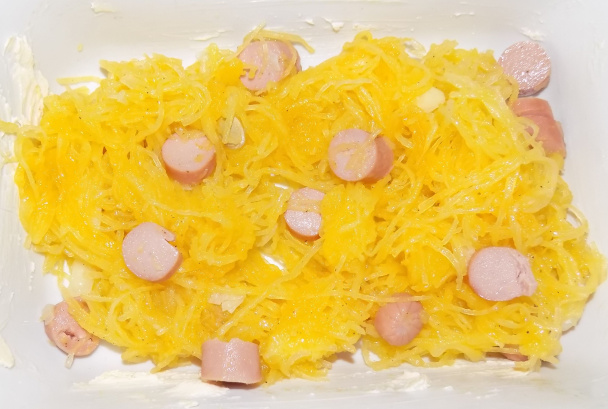 Špagetová tekvica zapekaná s párkami (fotorecept) - obrázok 5