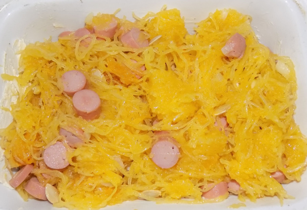 Špagetová tekvica zapekaná s párkami (fotorecept) - obrázok 7