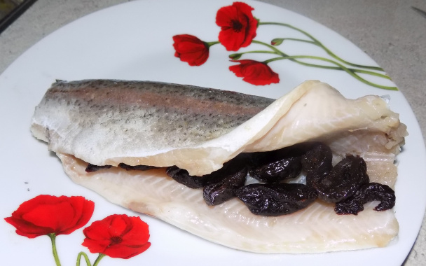 Pečený pstruh plnený sušenými slivkami (fotorecept) - obrázok 3