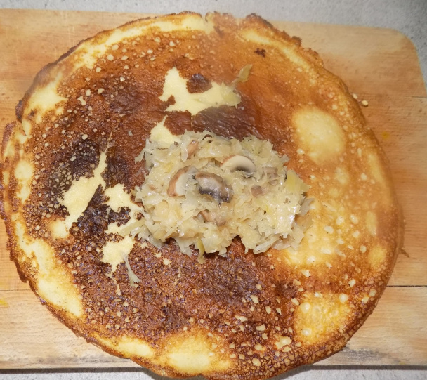 Vyprážané palacinky plnené kyslou kapustou a šampiňónmi (fotorecept) - obrázok 3