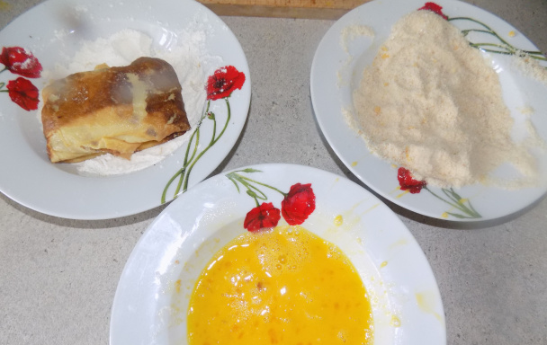 Vyprážané palacinky plnené kyslou kapustou a šampiňónmi (fotorecept) - obrázok 6