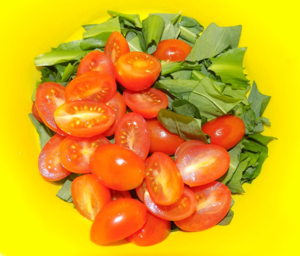 Paradajkový šalát s medvedím cesnakom (fotorecept) - obrázok 2