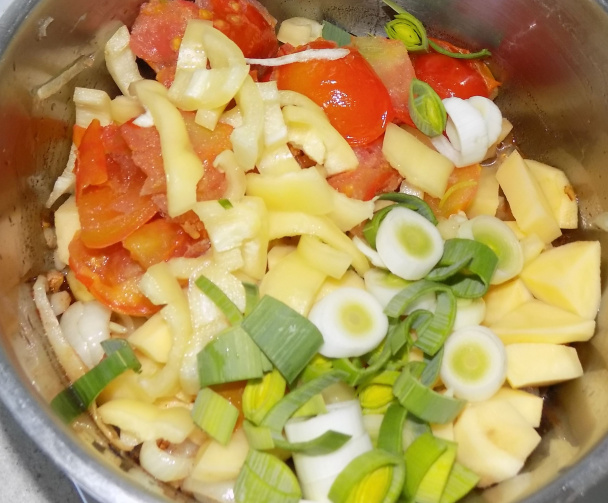 Zemiakový guláš so zeleninou (fotorecept) - obrázok 3