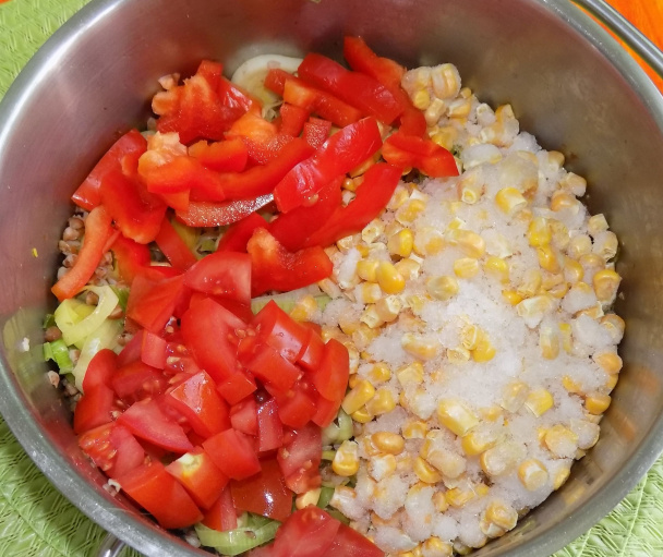 Pohánkový šalát so zeleninou a s vajíčkom (fotorecept) - obrázok 3