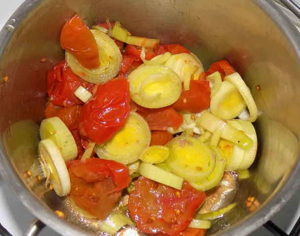 Paradajkovo-cuketová polievka s pórom (fotorecept) - obrázok 1