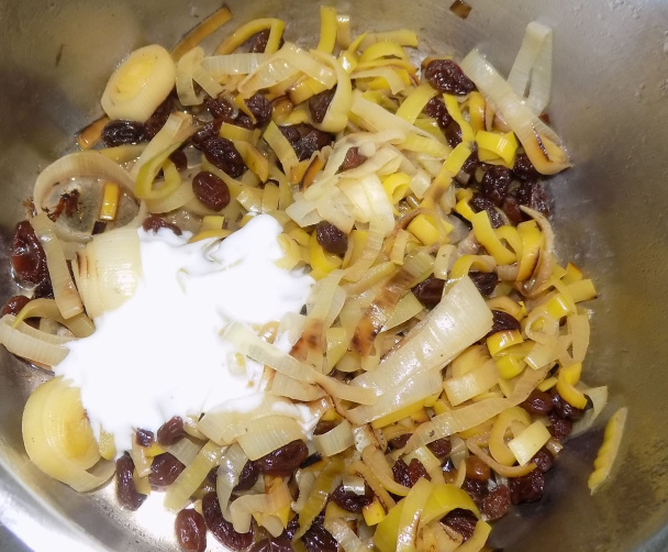 Pór s hrozienkami ako príloha (fotorecept) - obrázok 3