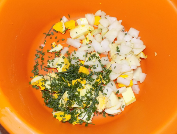 Vaječno-cibuľový šalát (fotorecept) - obrázok 2