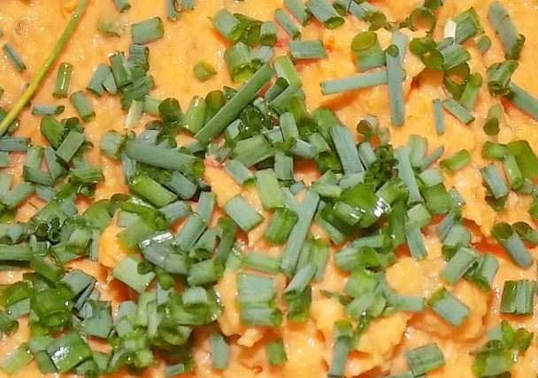 Paradajková nátierka s pažítkou na hrianky alebo chlieb (fotorecept) - obrázok 5