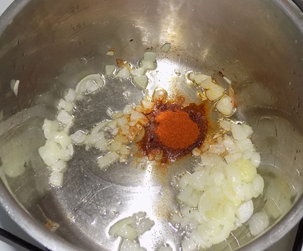 Sójová polievka so zemiakmi a párkom (fotorecept) - obrázok 1