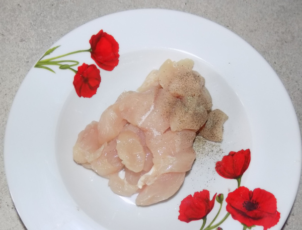 Kuracie v paradajkovo-bazalkovej omáčke (fotorecept) - obrázok 1