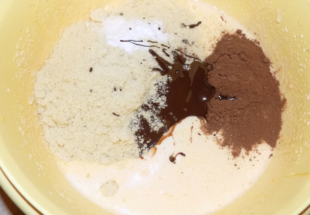 Čokoládový koláč s mascarpone bez múky (fotorecept) - obrázok 2