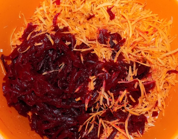 Mrkvový šalát s cviklou a pažítkou (fotorecept) - obrázok 1