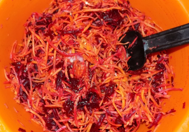 Mrkvový šalát s cviklou a pažítkou (fotorecept) - obrázok 2