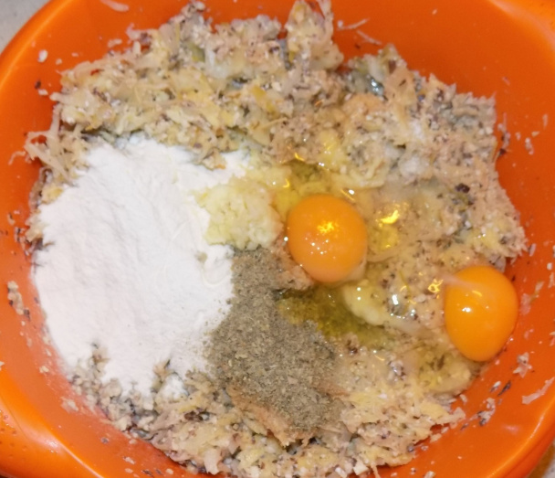 Bôbovo-zemiakové placky s kyslou kapustou (fotorecept) - obrázok 3