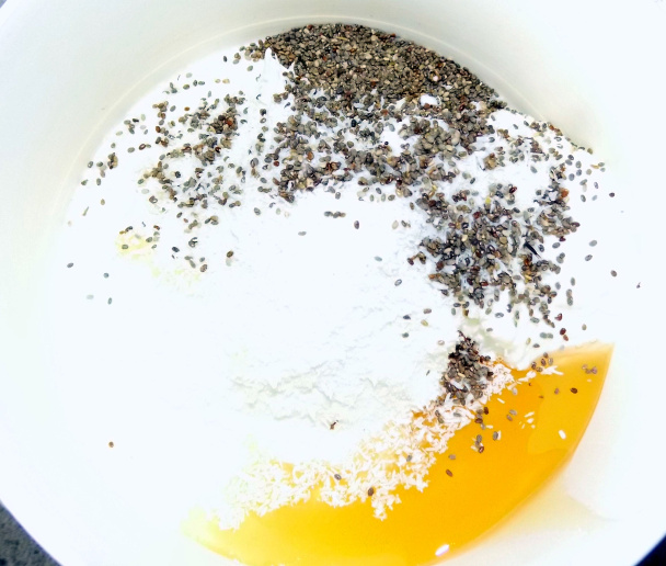 Tvarohový pohár s chia semienkami a arašidovým maslom (fotorecept) - obrázok 1