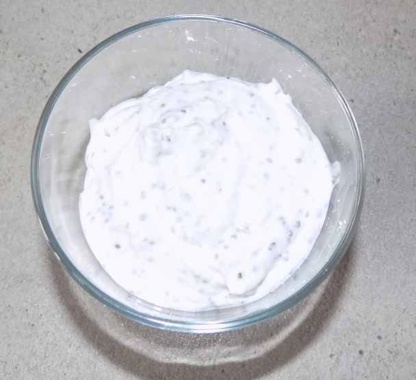 Tvarohový pohár s chia semienkami a arašidovým maslom (fotorecept) - obrázok 2