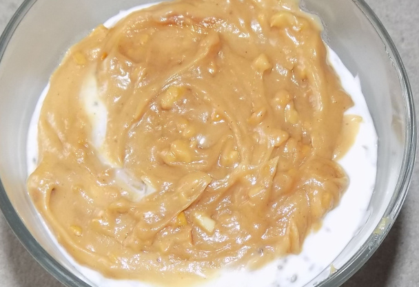 Tvarohový pohár s chia semienkami a arašidovým maslom (fotorecept) - obrázok 3