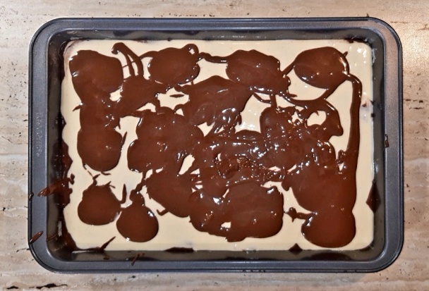 Mramorový koláč s tvarohom a ovocím (fotorecept) - obrázok 6