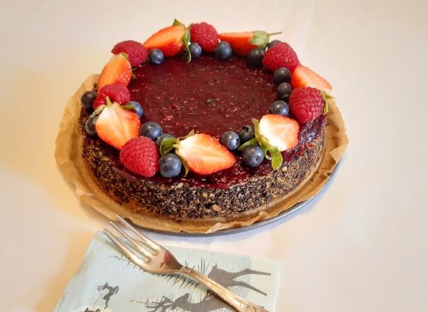 Maková torta bez múky s ovocím - obrázok 7