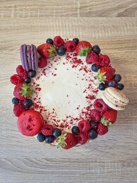 Torta s lesným ovocím a lemon curd - obrázok 10