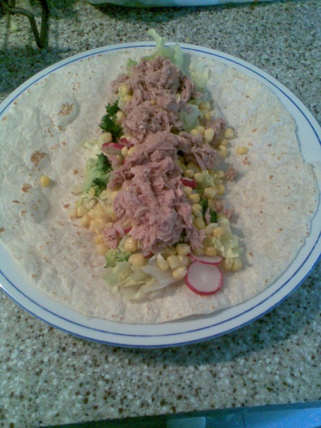 Tortilla plnená tuniakom - obrázok 3