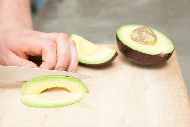 Bryndzovo-avokádový tartar na lososovi (fotorecept) - obrázok 2